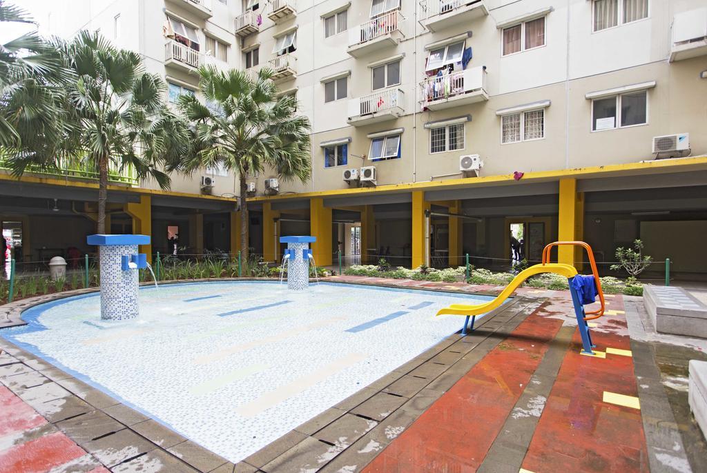 ג'קרטה Reddoorz Apartment @ Pulo Gadung מראה חיצוני תמונה