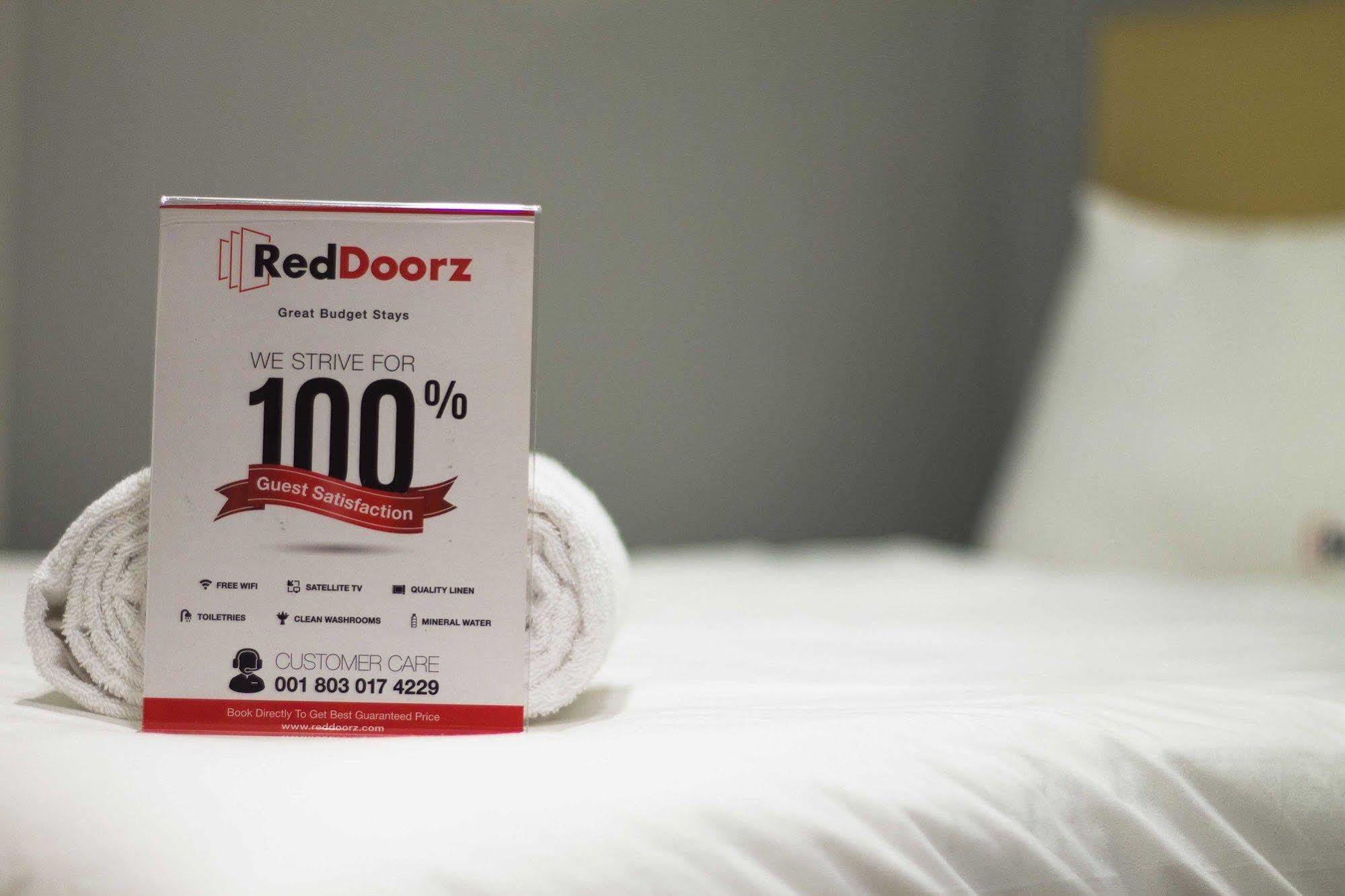 ג'קרטה Reddoorz Apartment @ Pulo Gadung מראה חיצוני תמונה