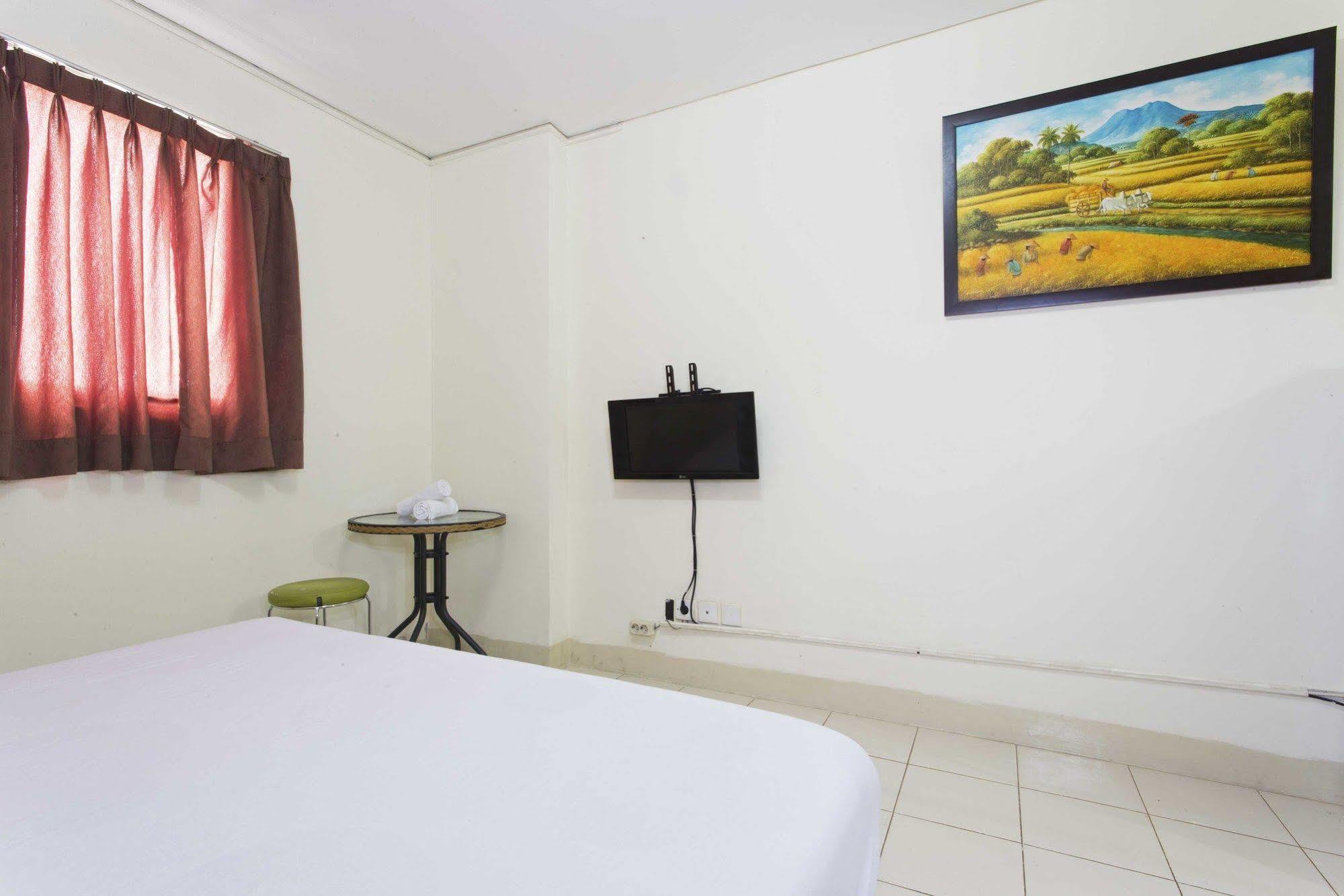 ג'קרטה Reddoorz Apartment @ Pulo Gadung מראה חיצוני תמונה